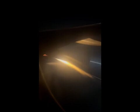 Flames from engine cause flight to declare an emergency and return to LAX