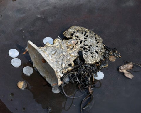 India’s river divers risk health in search for hidden treasures