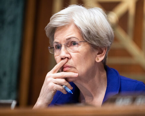 Warren warns Trump’s policies could lead to another economic crash