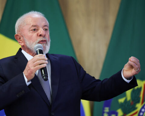 Brazil's debt outlook worsens as Treasury projects sharp rise through Lula's term