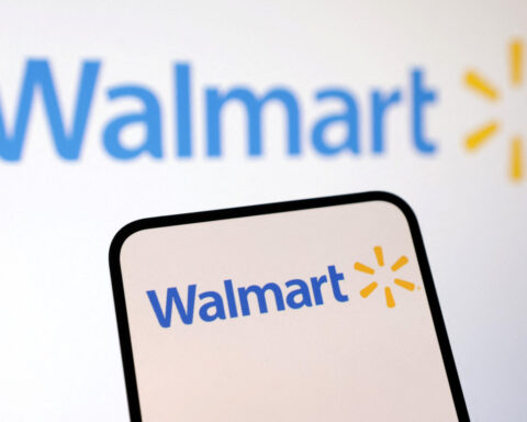 Walmart restructuring some support and training roles, memo says