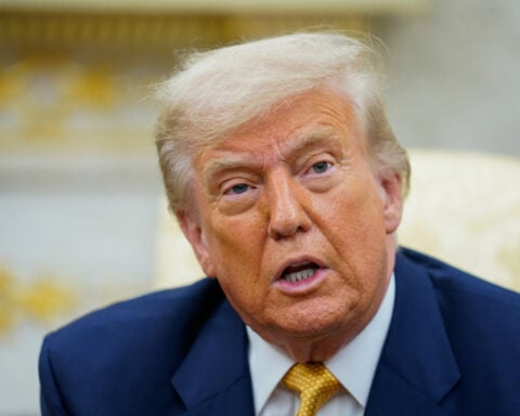 Pakistani TV channels withdraw reports on Trump visit