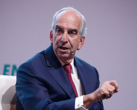 FTC reverses bans on two executives joining Chevron, Exxon boards