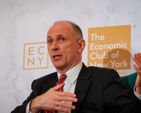 Fed's Goolsbee: new tariff announcements may delay rate cuts