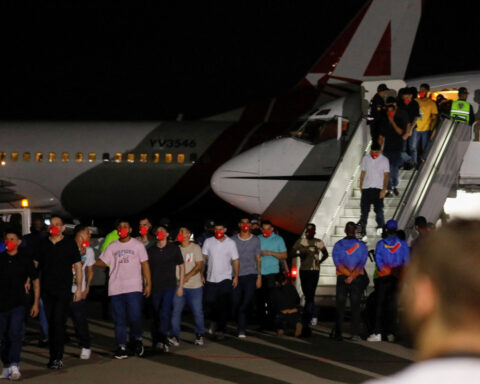 El Salvador sends detained Venezuelans home in swap for Americans