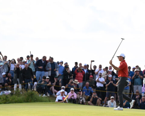 Unrelenting Scottie Scheffler leaves Open field in his wake. Can anyone catch him?