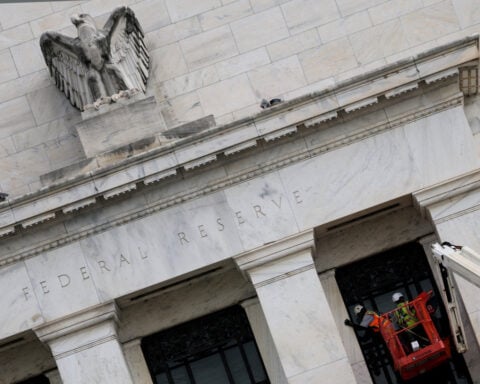 Trading Day: Tech cools, Trump's Fed ire burns