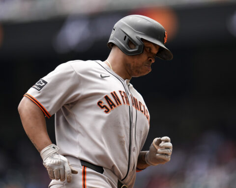 Verlander ends historic 16-game winless streak as Devers' 2 homers power Giants past Braves 9-3