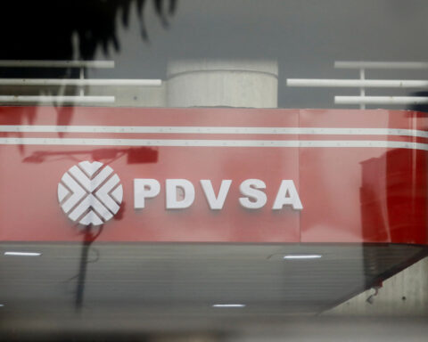 US prepares to allow limited oil operations in Venezuela, starting with Chevron, sources say