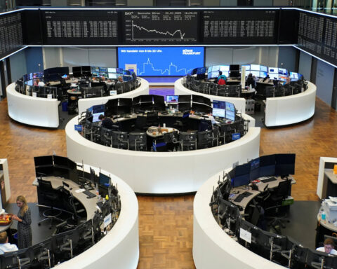 European shares slip as investors gauge mixed earnings, US-EU trade progress