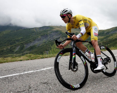 Tour de France organizers shorten stage to avoid diseased cows