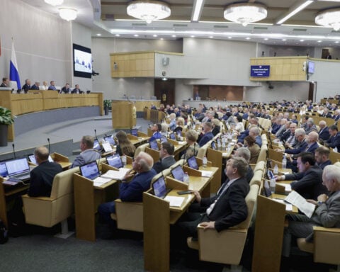 Russian parliament approves a bill punishing online searches for information deemed 'extremist'