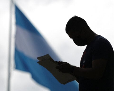 Honduras mandates face masks again as respiratory illnesses spike
