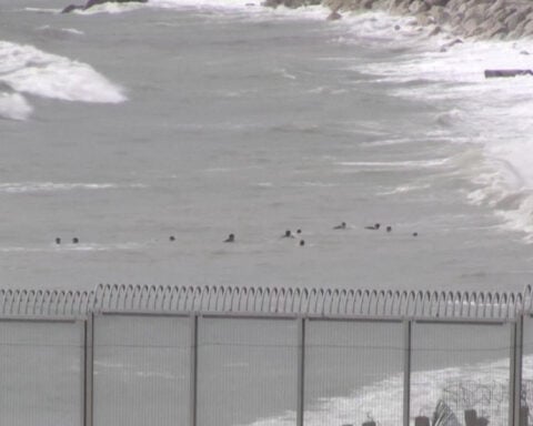 Fifty-four children swim from Morocco to Spanish enclave Ceuta