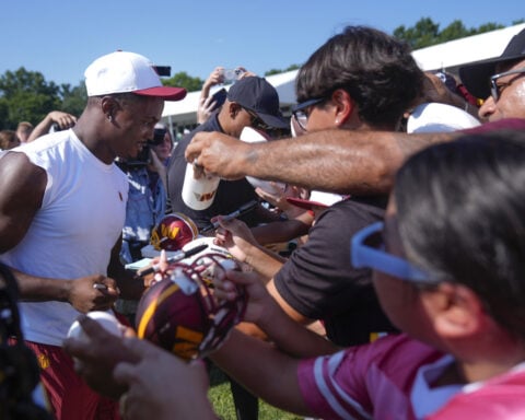 Commanders wide receiver Terry McLaurin reports to camp despite contract dispute