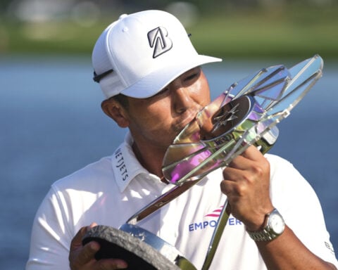Kurt Kitayama wins 3M Open, beating Sam Stevens by 1 for his 2nd PGA Tour victory