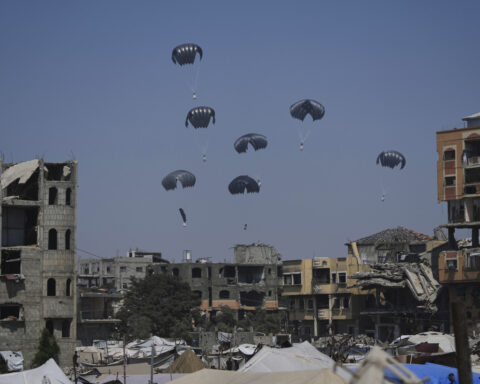 The Latest: Trump meets Starmer and disagrees with Netanyahu's claim of no starvation in Gaza