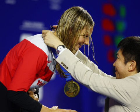 Summer McIntosh wins second gold at World Aquatics Championships to continue bid to match Michael Phelps record