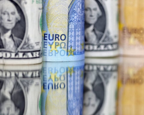 US-EU deal boosts markets and the dollar