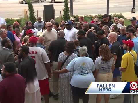 Vigil held outside Wyandotte County Courthouse to honor fallen deputy Elijah Ming