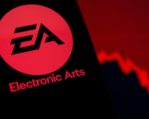 EA forecasts quarterly bookings below expectations on cautious gamer spending