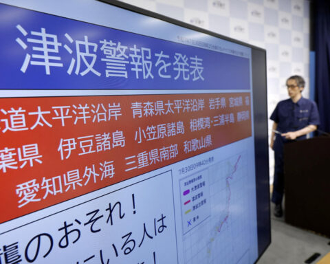 Powerful quake in Russia's Far East causes tsunami, Japan and Hawaii order evacuations