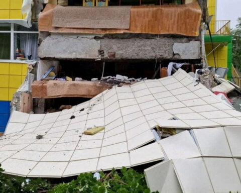 Russian surgeons keep steady hands during massive Kamchatka quake