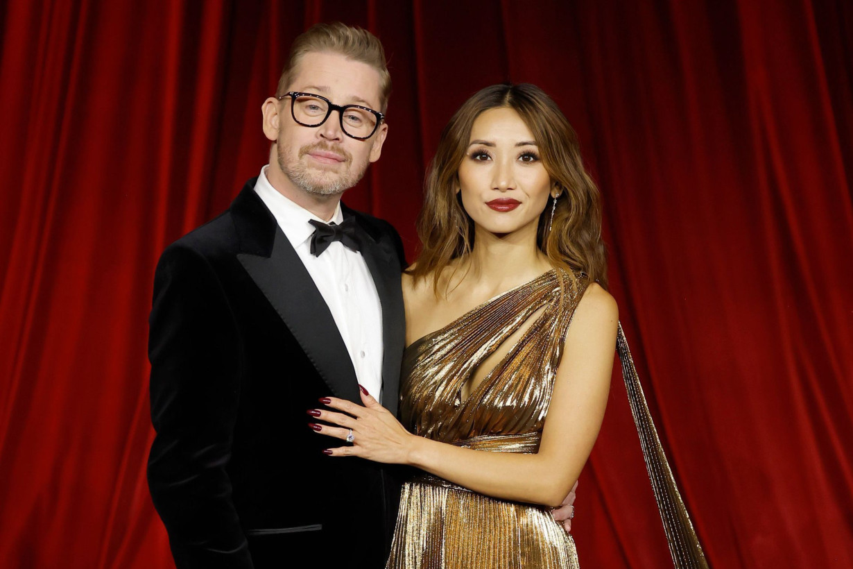 Macaulay Culkin and Brenda Song are officially major Backstreet Boys fans