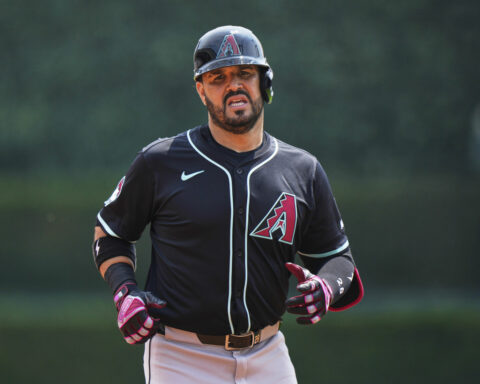 Slugger Eugenio Suárez returns to Mariners in trade with Diamondbacks