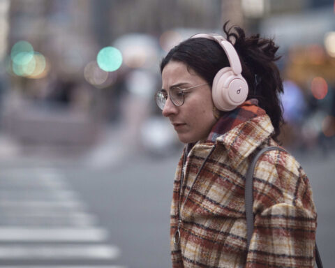 One Tech Tip: Can you tell if that song AI-generated? Here are some things to check