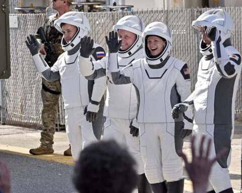 US, Russian space chiefs talk moon, ISS cooperation in rare Florida meeting