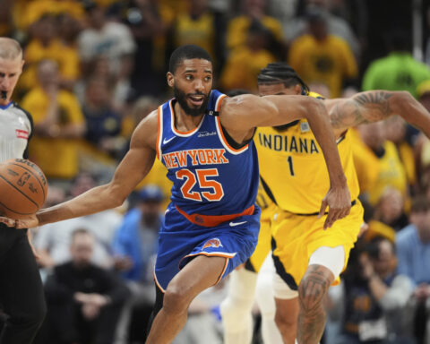 Mikal Bridges agrees to a $150 million extension with the Knicks, AP source says