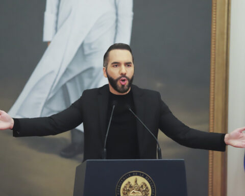 El Salvador approves indefinite presidential reelection and extends terms to 6 years