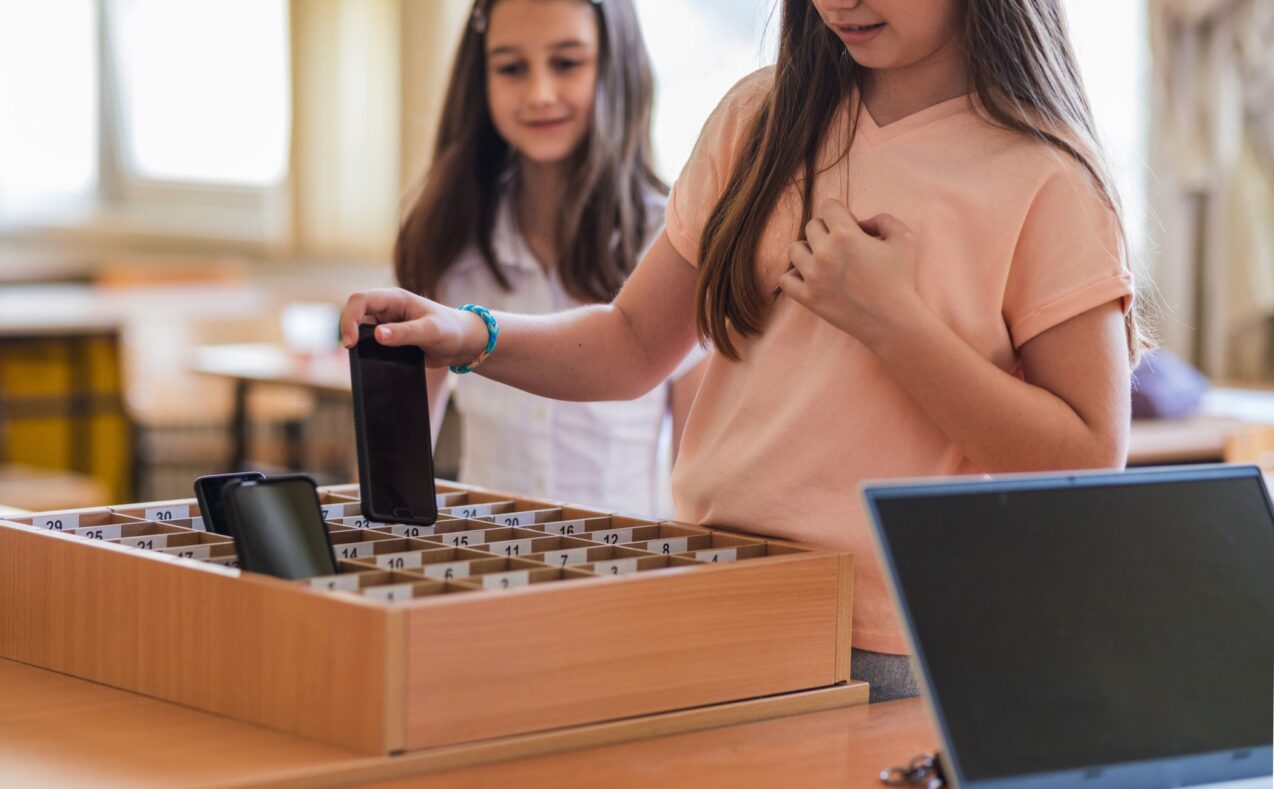 LAUSD cellphone ban