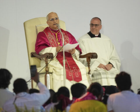 Pope thrills hundreds of thousands of young Catholics at Holy Year youth festival