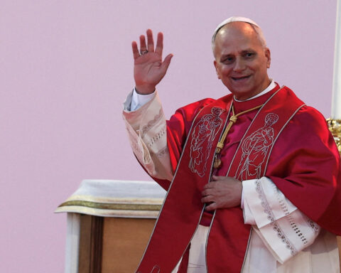 Pope Leo tells hundreds of thousands of young Catholics to build a better world