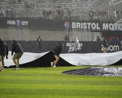 History delayed by rain! The MLB Speedway Classic at Bristol suspended for Braves and Reds