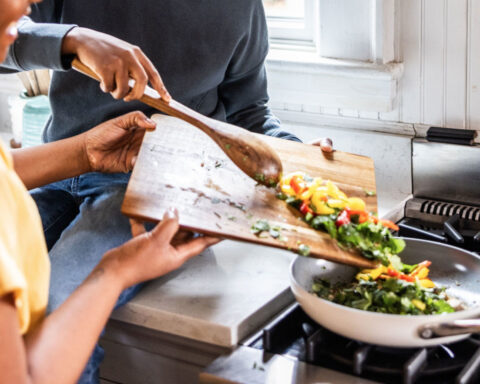 Eating minimally processed meals doubles weight loss even when ultraprocessed foods are healthy, study finds