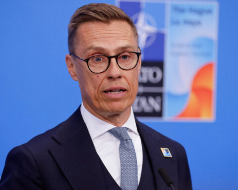 Finland’s president discusses Ukraine ceasefire, icebreaker deal with Trump