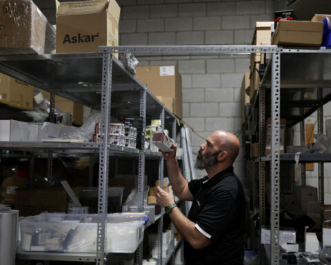 Trump tariffs cost small Canadian firms as big business, oil enjoy exemptions