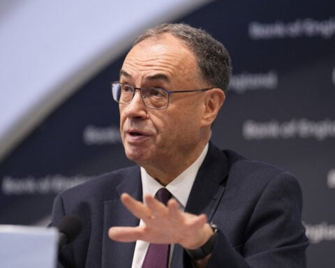 Fed's Powell has 'utmost integrity', says Bank of England's Bailey