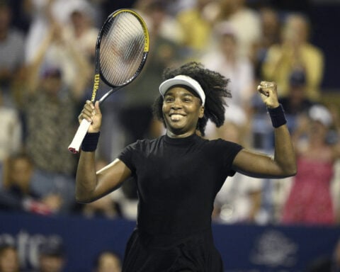 Venus Williams loses in straight sets to Bouzas Maneiro in 1st round at Cincinnati Open