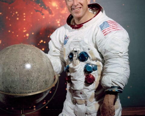 Apollo 13 commander Jim Lovell dies at 97