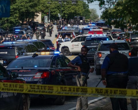 'He never had a chance': CNN reporter describes officer's harrowing encounter with shooter