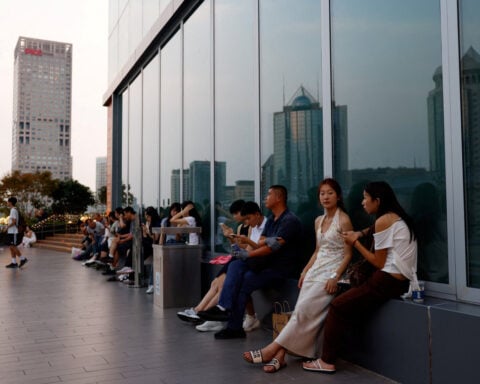 US, China extend tariff truce by 90 days, staving off surge in duties