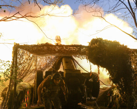 Trump says both sides in Ukraine war will need to cede territory
