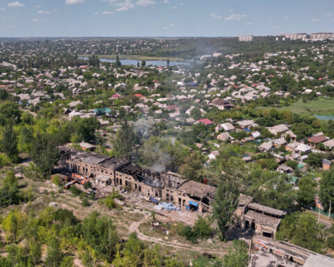 Panic in eastern Ukraine as Trump entertains idea of giving parts of it to Russia