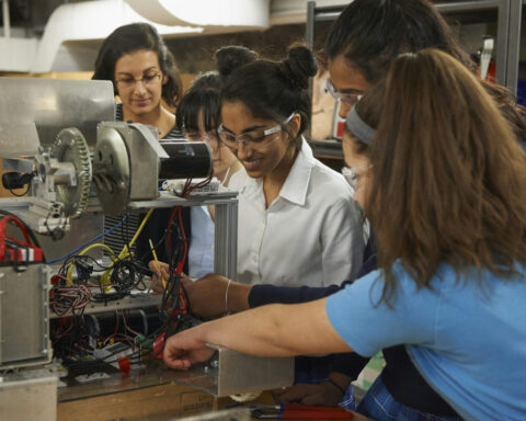 Women in STEM face challenges and underrepresentation – this course gives them tools to succeed