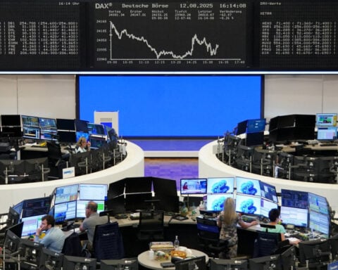 European shares rise on Fed rate cut hopes