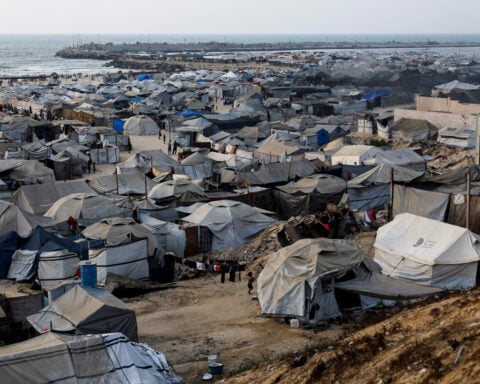Israel says Gazans free to exit while Hamas attends Cairo ceasefire talks